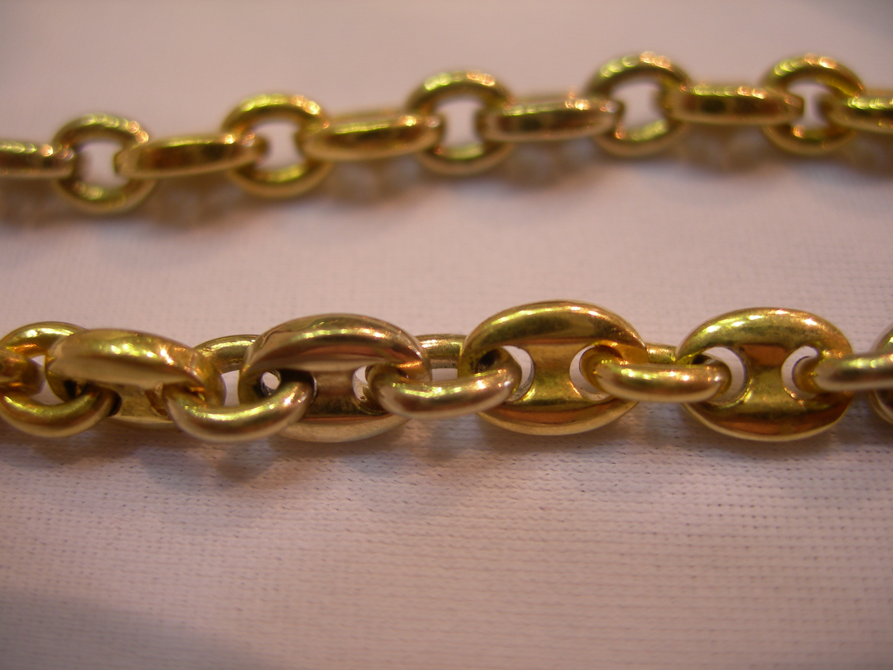 Collectibles - 18K Solid Gold Cartier Chain